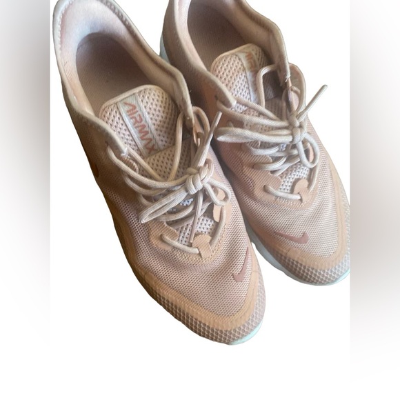 Nike Shoes - Nike sneakers Size 7.5